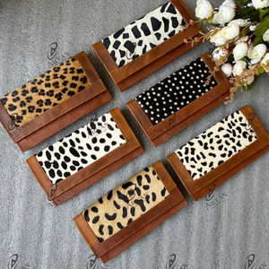 Portefeuille en cuir de vachette multi-usages pochette coques de téléphone cheveux sur cacher carte d'embrayage portefeuilles occidentaux pour femmes - Product Image 1