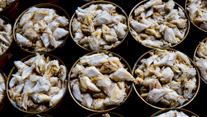 Viande de crabe naturelle en boîte riche en calcium et en oméga-3 doux et sucré facile à cuire produit conservé au sel du Vietnam - Product Image 4