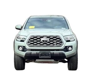 Camioneta Usada TRD Doble Cabina 2024, 4x4, Volante a la Izquierda, Automática, Paquete Deportivo de Cuero, Sistema de Navegación, Interior Claro - Product Image 1