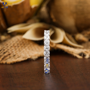 3.45 TDW Bague en diamant taillé sur coussin Labgrown Diamond 18K White Gold Hpht/Cvd Diamond Jewelry - Product Image 4