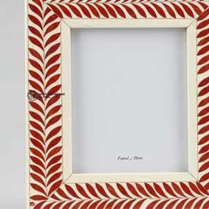 Cadre photo rectangulaire en bois fait main, léger, design moderne, rayures rouge menthe et blanc, écologique, installation murale créative - Product Image 5