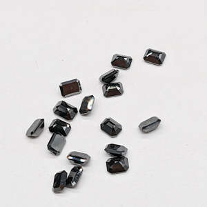 Diamant noir solitaire, diamant naturel de 3x5 mm pour la fabrication de bijoux, certifié IGI, coupe excellente, coupe de qualité - Product Image 1