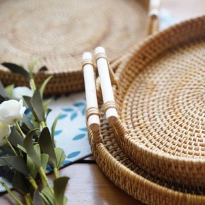 Hermosa bandeja de cesta de mimbre artesanal, diseño personalizado redondo, con asas entrega rápida, decoración del hogar, alimentos hechos, fabricante de Vietnam - Product Image 2