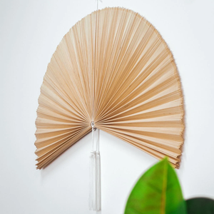 Vente en gros Éventail de mariage en bambou beige rayé fait à la main avec logo personnalisé Hot Deal Tenture murale - Product Image 4