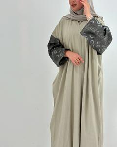 Venta al por mayor de lujo satén Abaya vestido para las mujeres Dubai inspirado de alta calidad de seda por encargo adultos ropa tradicional musulmana - Product Image 3