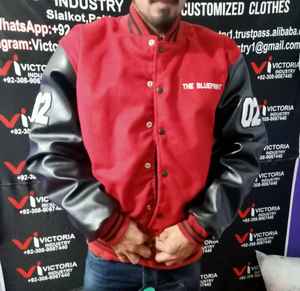 Vestes universitaires matelassées en laine rouge très tendance avec patchs en chenille personnalisés, imperméables et coupe-vent, écologiques - Product Image 4