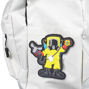 Patchs en caoutchouc PVC, couleur personnalisée, écologiques, design en relief 3D en forme de cœur et d'alphabet pour sacs, vestes, jeans, bricolage - Product Image 1