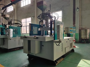 Machine verticale de moulage par injection de 85 tonnes pour les aiguilles de prélèvement sanguin de lancette ou le consommable médical - Product Image 2
