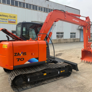 Excavatrice sur chenilles Hitachi ZX70 d'occasion, modèle 2023, 7 tonnes, faible nombre d'heures, composants moteur et engrenages en bon état, à vendre - Product Image 1