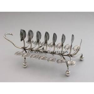 Estantes decorativos de metal para tostadas de diseño moderno con un acabado elegante para restaurantes en casa y una experiencia de servicio de desayuno de lujo - Product Image 4