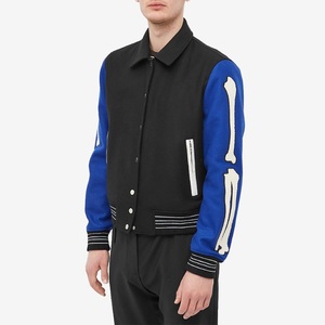 Chaqueta Varsity Personalizada de Alta Calidad para Hombre, Estilo Urbano, con Mangas de Cuero Bordadas, Cuello Alto y Logotipo Frontal en Tela Tejida para Primavera - Product Image 3
