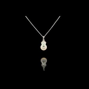 จี้ห้อยคอรูปน้ำเต้าจีน (นำโชคป้องกันภัย) ดีไซน์ทันสมัย ทำจากเงินแท้ ประดับด้วยหินธรรมชาติ หอยมุกสีขาว และทซาโวไรต์ - Product Image 1