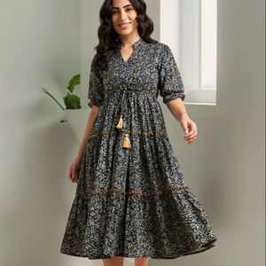 ชุดเดรสมิดิทรงเอ็มไพร์สำหรับผู้หญิงคอตตอนทรงเอ็มไพร์คอปกแมนดารินลายชนเผ่าสีน้ำตาล - Product Image 1