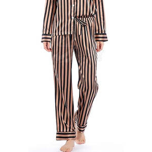 Ensemble de costume de nuit pour femmes de qualité supérieure Tissu confortable et durable pour les vêtements de nuit Ensemble de costume de nuit pour femmes avec un design élégant doux - Product Image 6