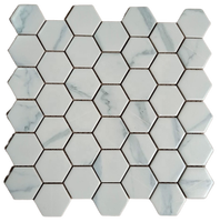 Carreaux de mosaïque hexagonale en porcelaine effet nid d'abeille Carrara 2x2 pouces, style moderne classique, pour décoration murale et sol intérieur de salle de bain, couleur brique.