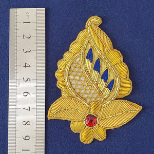 Insignia Bordada a Mano con Hilos de Oro y Plata, Personalizada y de Alta Demanda, Insignia de Hilos de Oro y Plata Personalizada al por Mayor - Product Image 6
