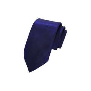 Cravate italienne tissée en satin uni bleu marine - Product Image 2