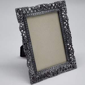 Cadre photo en métal de luxe pour une décoration intérieure élégante, cadeau idéal pour les mariages, les anniversaires et l'affichage au bureau - Product Image 3