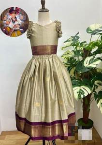 Compra en Línea de Lehenga Choli para Niños Ora Silk con Bordado Zari Puro, Fabricante de la India a Precio Económico, Suministro al por Mayor de Fábrica - Product Image 5