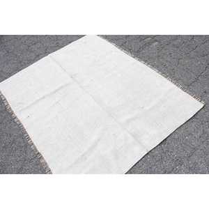 พรมลายดอกไม้สีขาวสไตล์วินเทจแบบตุรกี ขนาด 5.4x4.4 ฟุต ทำจากขนสัตว์ - Product Image 2