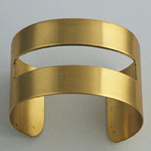 1960 Alemania Floral Año Nuevo envejecido griego mate oro martillado brazalete Floral indio estrella Luna diseño brazalete joyería artesanal - Product Image 4