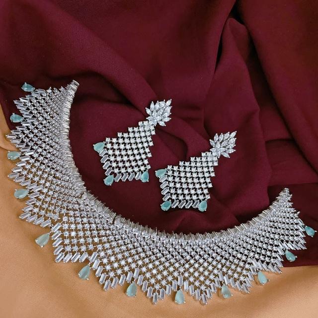 ทะเลสีเขียว