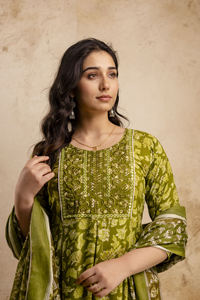 Robe en rayonne de qualité supérieure avec broderie de séquence Dupatta pour fabricant indien - Product Image 5