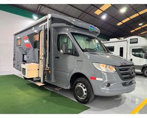 Camping-car Euro 6 en aluminium et acier 2026, véhicule de voyage, caravane mobile, cuisine, lit, espace de couchage pour 4 à 6 personnes, famille. - Product Image 1