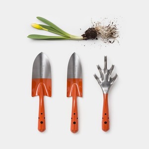 Outil de cultivateur à main durable avec poignée verte, outil de jardinage compact, idéal pour la plantation et le désherbage. - Product Image 5