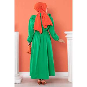 ชุดฮิญาบสีเขียวแต่งระบาย - Product Image 4