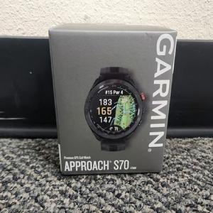 Envío gratuito para el reloj de golf GPS Approach S70 de 47 mm Premium, en caja original sellada. - Product Image 3