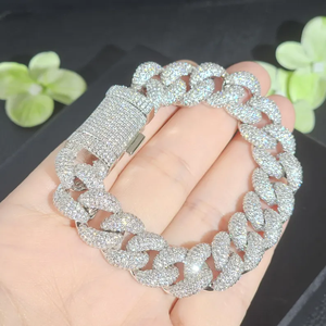 Bracelet en argent sterling avec chaîne cubaine en diamant moissanite glacé, entièrement pavé, serti à la main, bracelet de luxe hip-hop pour hommes - Product Image 1