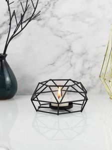 Porte-bougie en métal fait main de style noir pour la décoration intérieure de salon et de chambre à coucher de style rustique - Product Image 6