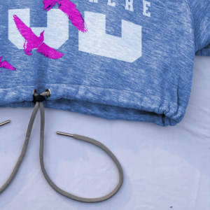 Sweat-shirt à capuche court pour femme, respirant, hiver, personnalisable avec logo, style streetwear décontracté, 100% coton molletonné - Product Image 4