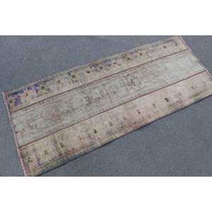 Alfombra Turca, Alfombra Pequeña de 2.2x5.3 pies, Alfombra Vintage de Lana con Diseño a Cuadros Azules - Product Image 1