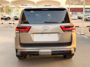 โตโยต้า แลนด์ ครุยเซอร์ จีเอ็กซ์อาร์ 300 (LC300) ปี 2022 รถ SUV ระดับหรู 7 ที่นั่ง เกียร์อัตโนมัติ มือสอง |   พร้อมส่งออก - Product Image 6