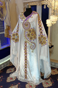 Caftán israelí único blanco y dorado - Product Image 3