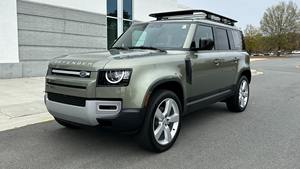 Land Rover Defender 110 Standard 2023, moteur turbo I4 2,0l, transmission intégrale, automatique, essence, SUV/crossover - Product Image 2