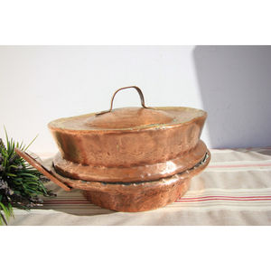 Ensemble de casseroles Handi rondes en laiton gravé avec couvercle, parfait pour réchauffer les aliments et servir des ustensiles de cuisine élégants. - Product Image 5