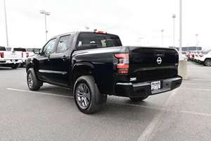 PICK-UP D'OCCASION 2025 FRONTIER SV 4 PORTES CREW CAB 4X4 5.0 FT. SB (3.8L 6 CYLINDRES 9A) - Product Image 3
