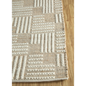 พรมปูพื้นทรงสี่เหลี่ยมผืนผ้าลายทางเรขาคณิต Nomadic Threads รุ่น PDJT-223 สีเบจ-น้ำตาล ทำจากปอกระเจาทอแบบแบน เหมาะสำหรับตกแต่งบ้าน ห้องนั่งเล่น และทางเดิน - Product Image 4