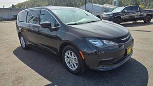 Precio bajo, Chrysler Voyager LX 2023 usado en venta - Product Image 4