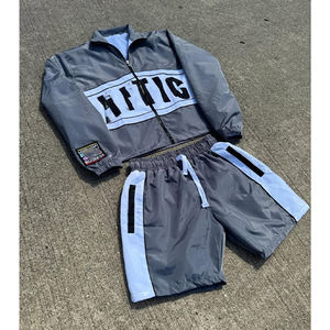 Venta al por mayor de chándales de nailon personalizados para hombre tiras reflectantes chaqueta con cremallera pantalones cortos conjuntos de Jogger con capucha de poliéster al por mayor con capucha - Product Image 3