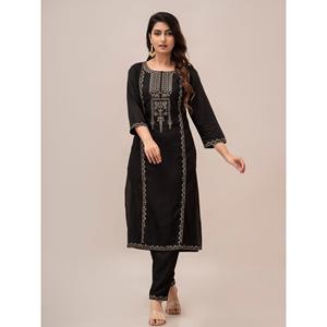 Ensemble Kurta et pantalon pour femme, noir, avec design en sequins sur le devant - Product Image 3