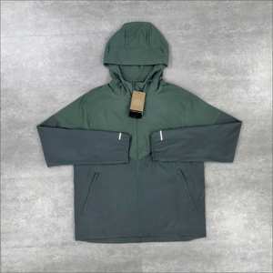 โรงงานขายส่งชุดวอร์มกันลมสำหรับผู้ชายฤดูหนาว มีฮู้ด ผ้าฝ้าย 100% ดีไซน์ 2 in 1 สำหรับปั่นจักรยาน วิ่ง กันลม บริการ OEM - Product Image 4