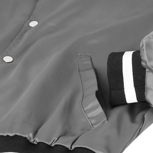 Chaqueta Bomber de Satén Personalizada al por Mayor, Chaquetas Bomber de Satén Bordadas, Chaqueta Varsity de Satén para Hombre, Chaqueta de Invierno - Product Image 4