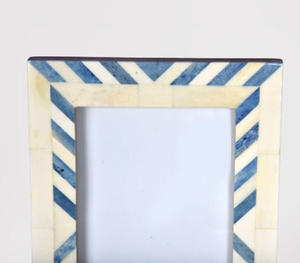 High Quality Modern Style MDF Wooden <b>Photo</b> Frame Decorative Resin Picture Frames for <b>Families</b> - Product Image 2