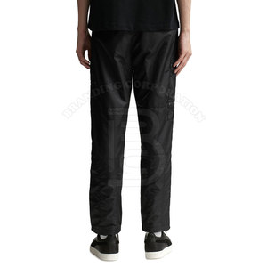 Pantalones deportivos de nailon ligeros personalizados para hombre, pantalones de chándal lisos de Color sólido con diseño de tubería personalizado - Product Image 2