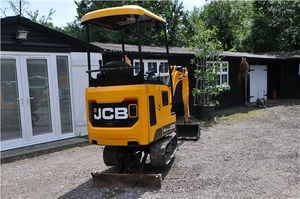 Miniexcavadora JCB 15C-1 de 1.5 toneladas - Product Image 3
