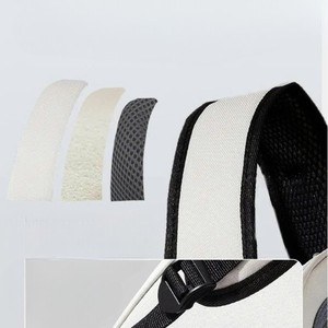 กระเป๋าสะพายไหล่ทรงสี่เหลี่ยมผ้าโพลีเอสเตอร์น้ำหนักเบา หรูหรา พร้อมตัวล็อคแบบกระดุม รับน้ำหนักได้ 5 กก. สำหรับแมวเดินทางโดยรถยนต์ - Product Image 4